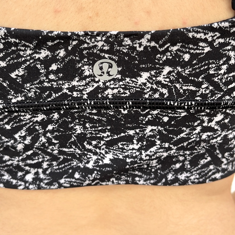 Lululemon - Picture 4 of 4